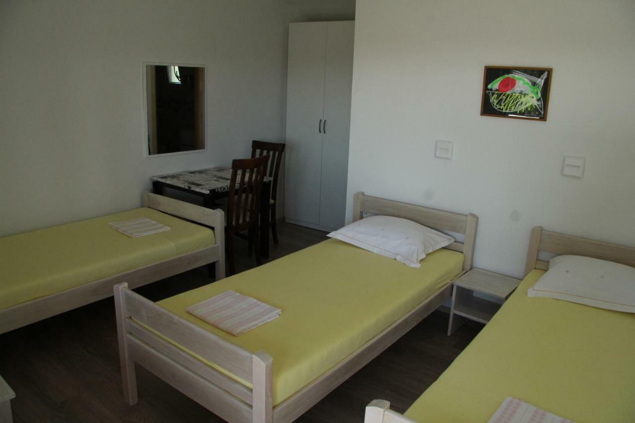 Novalja Inn 2 Ngoại thất bức ảnh