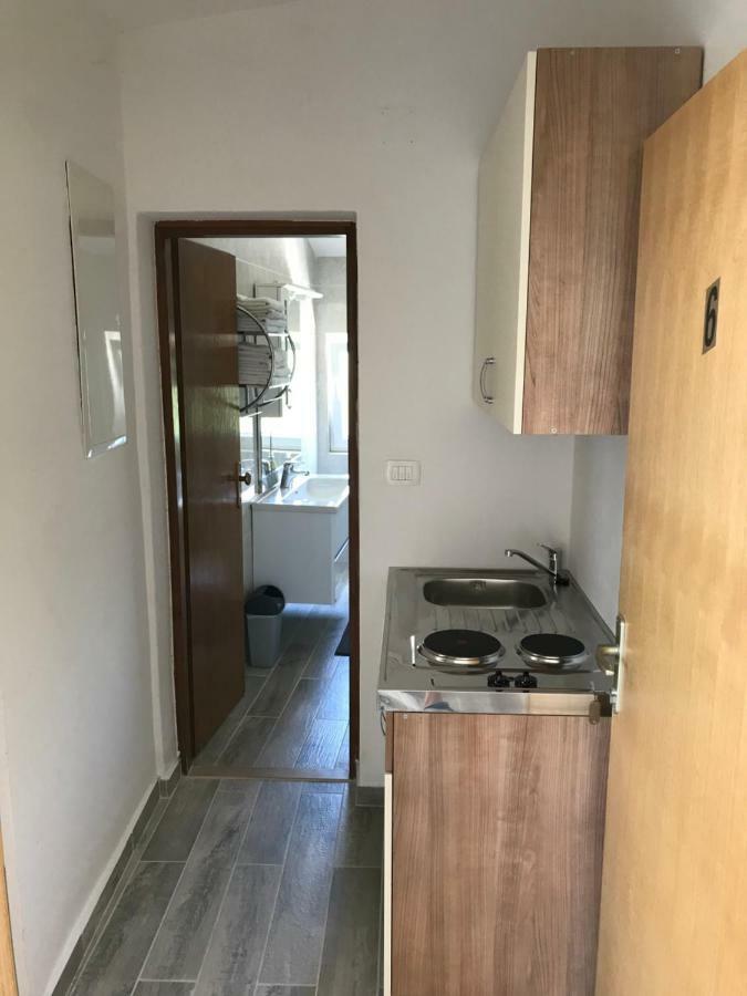 Novalja Inn 2 Ngoại thất bức ảnh