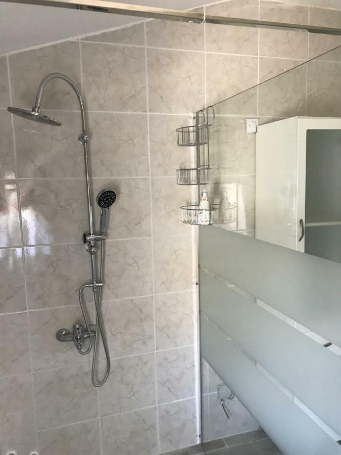 Novalja Inn 2 Ngoại thất bức ảnh